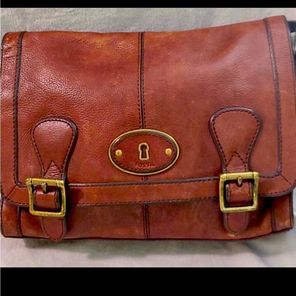 Fossil brand Messenger handbag in great condition